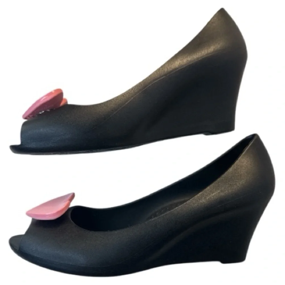 OKA b. Landon Black Wedge Peep Toe Hearts Size 10
